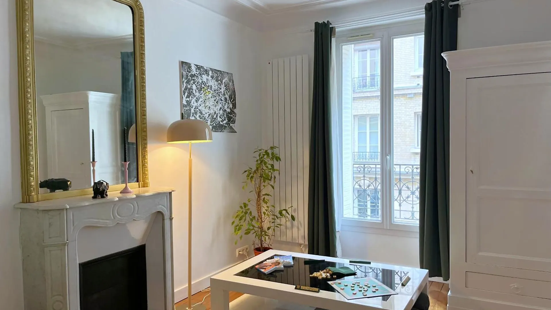 Lovely Haussmannian Flat In Montparnasse París Francia